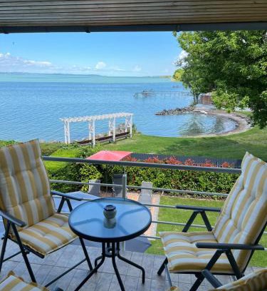 Balatonboglar Apartment | Panoráma Villa