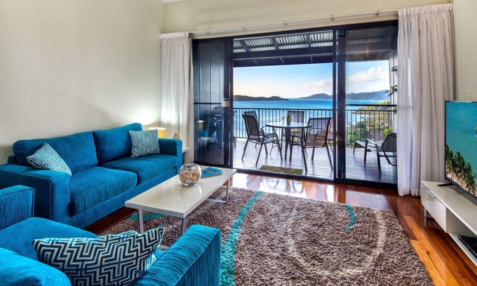 Hamilton Island Villa | Panorama 3 Hamilton Island - Oceanviews, golf buggy and transfers