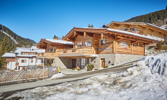 Saalbach-Hinterglemm Ski Chalet | Panorama Chalets