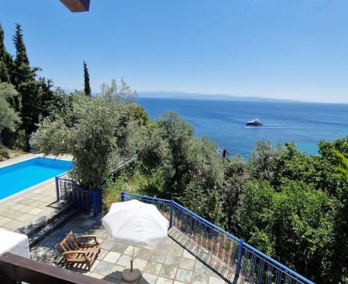 Kanapitsa Villa | Panorama Villa with Pool and Beach Access