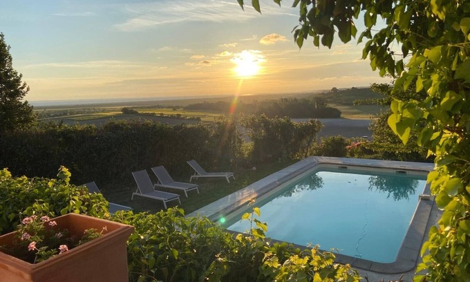 Saint-Romain-sur-Gironde House | Panoramic view of the Gironde estuary