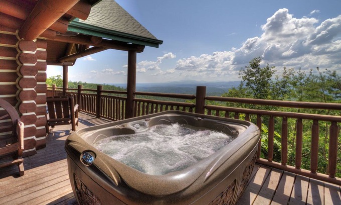 Gatlinburg - Pigeon Forge House | Panoramic Mountain Views! Outdoor Hot Tub | Walk-In Shower | Sunrise Surprise