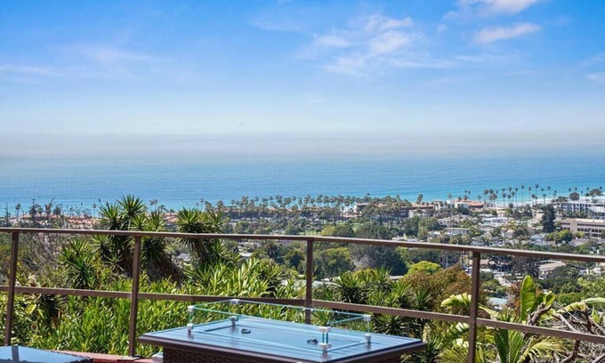 Hidden Valley Villa | PANORAMIC Ocean View 5BR Villa, Pool, Firepit, Gym