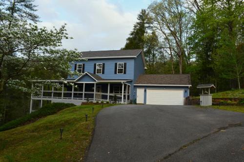 Townsend House | Panoramic Paradise in Townsend