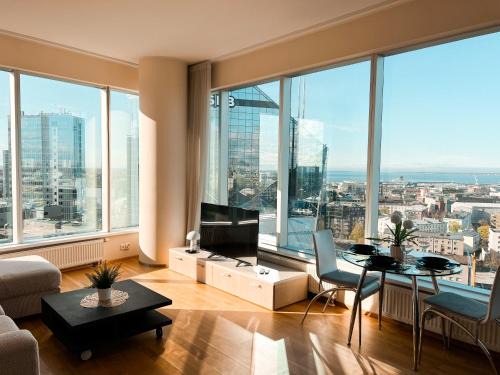 Maakri Apartment | Panoramic Sea View -13th Floor