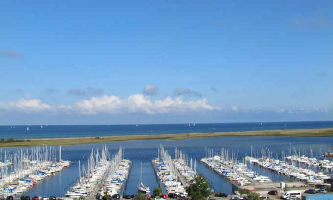 Wendtorfer Strand Apartment | Panoramic sea view over the entire marina