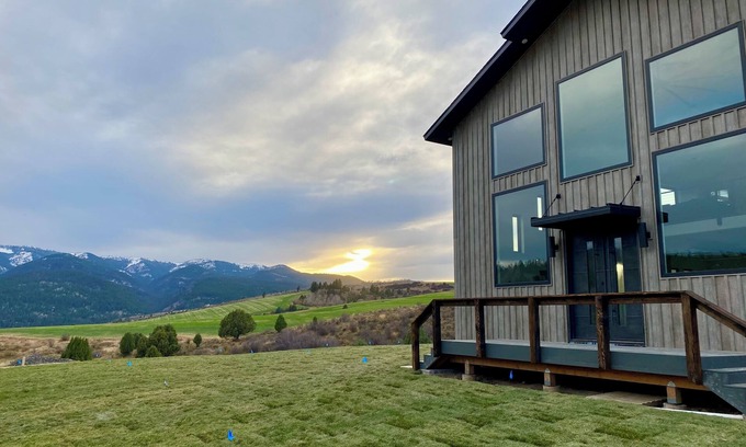 Irwin House | Panoramic Views at Palisades Creek! NEW BUILD 4 Bed 3 Bath Sleeps 8!