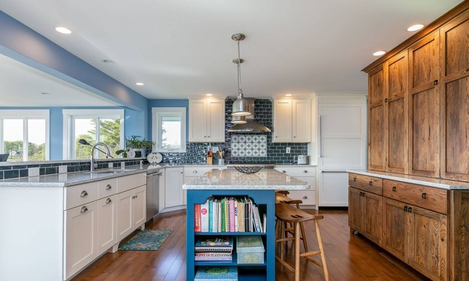 Pond Cove House | Panoramic Views, Chef's Kitchen & Less than 2 Miles to Higgins Beach