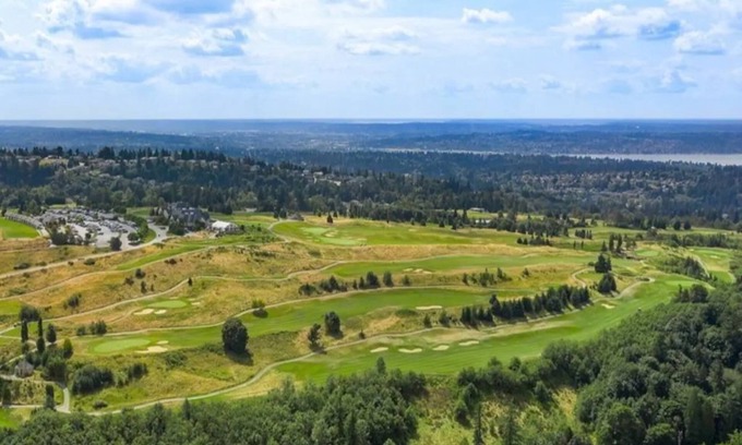 Cougar Mountain House | Panoramic Views, Theater, Gym: 2000+ sqft Getaway