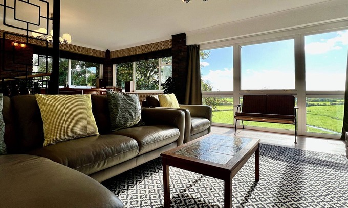 Llanfair Cottage | PANT GOLAU HOUSE, pet friendly, character holiday cottage in Llanbedr