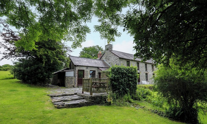 Llangranog House | PANT, pet friendly, country holiday cottage in Llangrannog