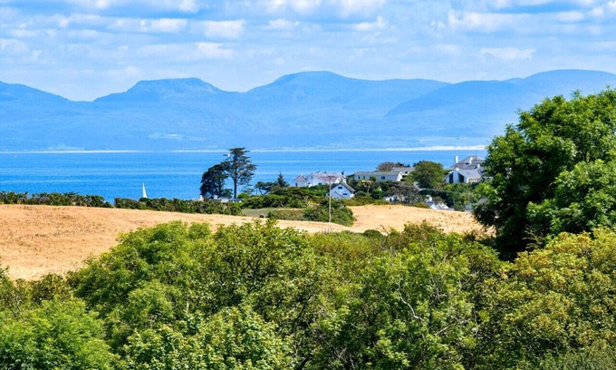Abersoch House | Pant yr Hwch - Five Bedroom House, Sleeps 12
