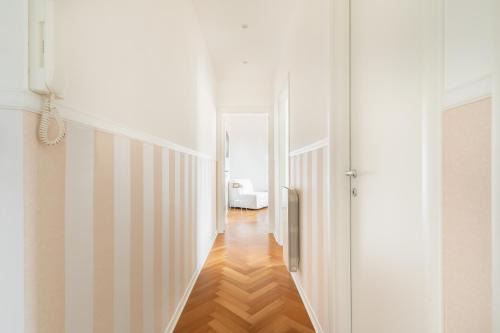 Rione VIII Sant'Eustachio Apartment | Pantheon Winning Position