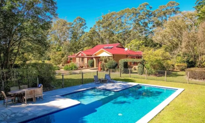 Lake Innes House | Paperbark Lodge- pool, space, private