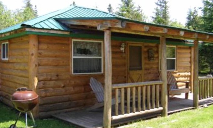 Drummond House | Papins Resort Cabin #5