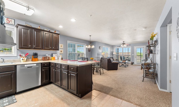Branson West Condo | Par View Vista 2 Bedroom Condo by RedAwning