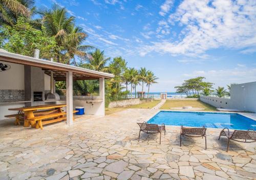 Boraceia House | Paraíso Pé na Areia em Boracéia - Desfrute da conveniência de ter a praia no seu quintal