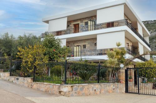 Kardamyli Apartment | Paradeisos