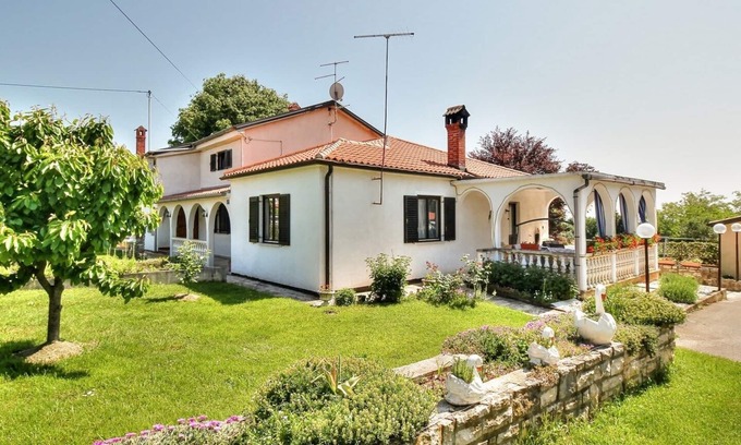 Basanija Apartment | PARADINOVIĆ house with apartments/Paradinović2 APARTMENT
