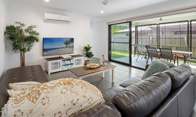 Jubilee Pocket House | Paradise by the Port, Close To Town, Sleeps 8