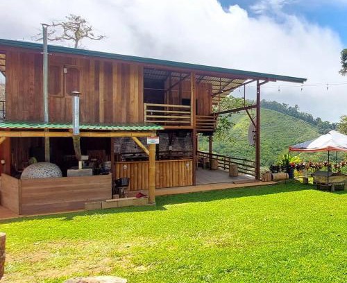 San Isidro de El General House | Paradise Mountain