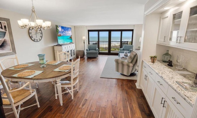 Litchfield by the Sea House | Paradise Found Beachfront Litchfield By the Sea