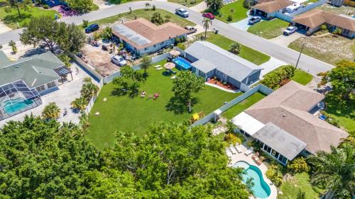 Bradenton House | Paradise Haven- Amazing 4BR Oasis with Pool