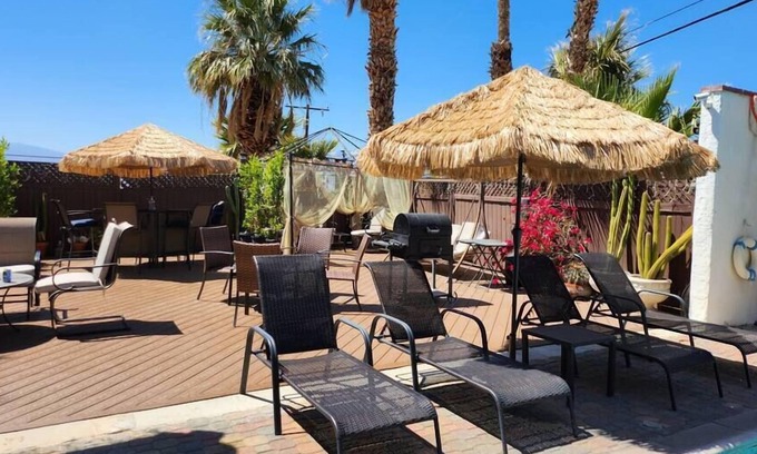 Desert Hot Springs Resort | Paradise Hot Springs Hotel / Mineral Water Spa #6
