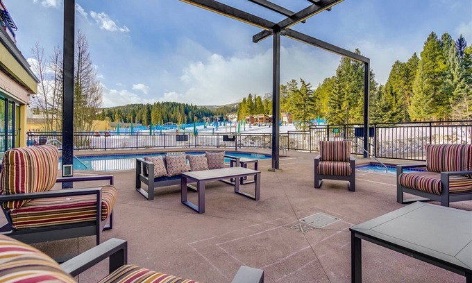 Peak 9 Condo | Paradise Meadow by Ski Colorado