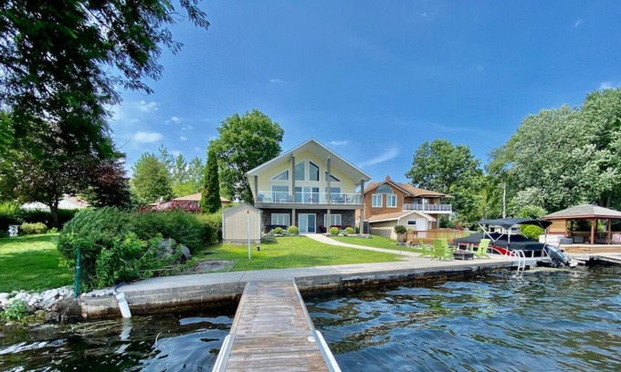 Bobcaygeon Cottage | Paradise on Pigeon Lake