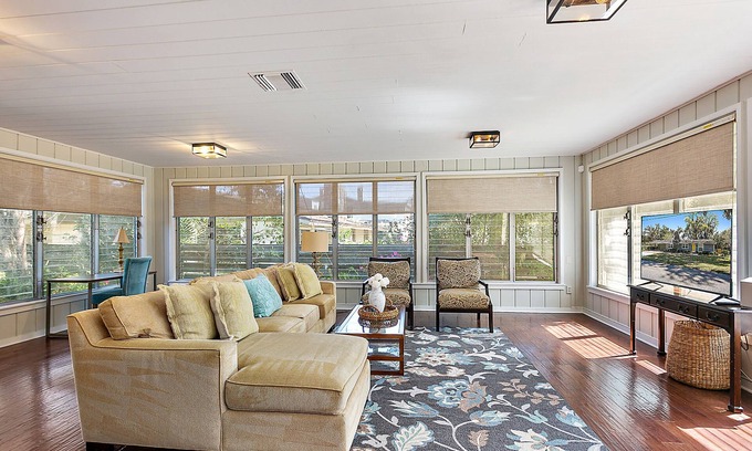 Southside House | *Paradise on San Lucas*- Patio, Wifi, Family Den