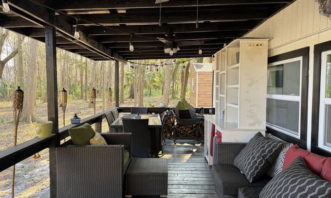 Citrus Springs Cabin | Paradise Palms on Rainbow Ranch