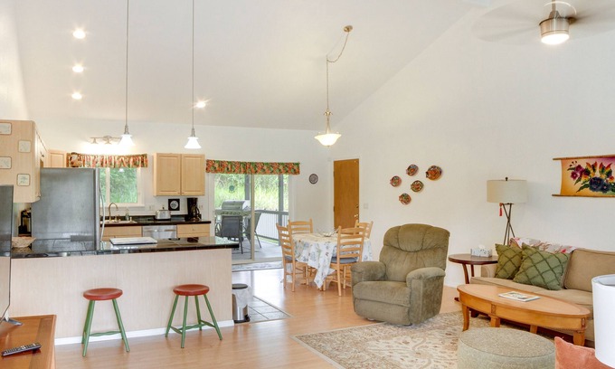 Keaau House | Paradise Park Vacation Rental ~ 4 Mi to Shoreline!