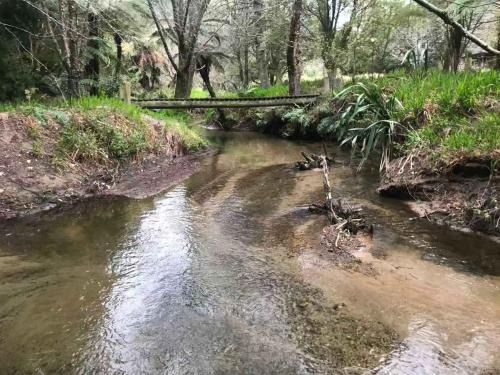 Rotorua Apartment | Paradise Valley Getaway - Farm Cottage with Stream