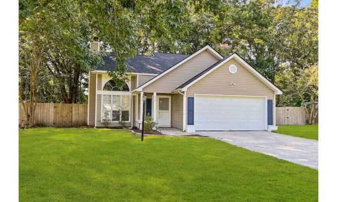 Summerville House | Paramour: huge yard home with ground floor bedroom 25 min to Charleston