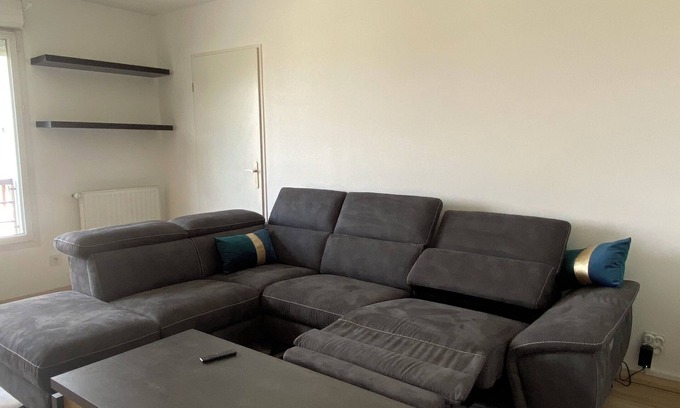 Le Blanc-Mesnil Apartment | Parc DES Exportations