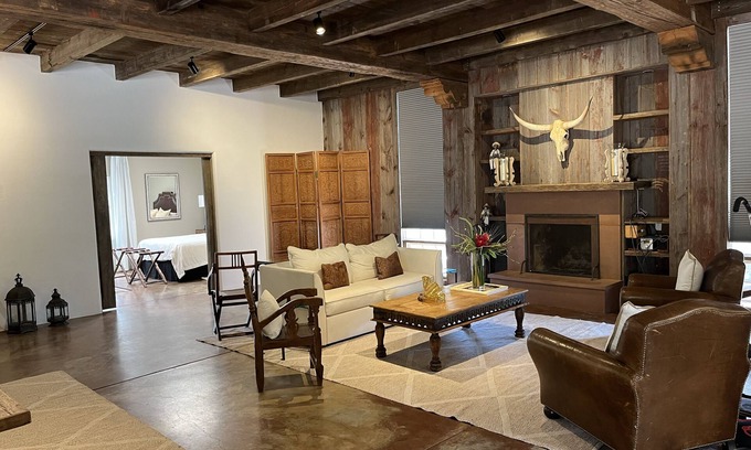 Canoncito Cottage | Pared down, sophisticated casita in a country setting on 6 acre compound.