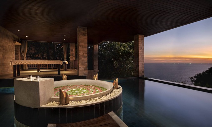 Kamala Resort | Paresa Resort Phuket