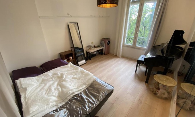 Quartier des peupliers Apartment | Paris: agréable chambre d’un grand créateur