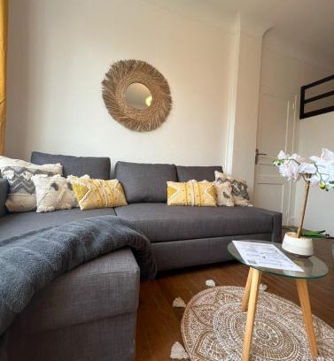 14th Arrondissement Apartment | PARIS-MONTROUGE Magnifique Studio Appartement de 35m2 - très cosy pour 1 à 6 personnes refait à neuf - ENTIRE APARTMENT LUXIRIOUS AND WARM - Montrouge Paris 14ème - Proche Aéroport Orly & Parc Expositions Porte de Versailles FREE WIFI GRATUIT
