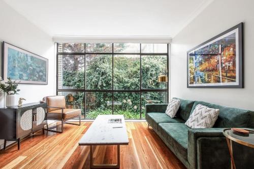 South Yarra Apartment | Parisian Chic meets South Yarra's Vibrant Locale