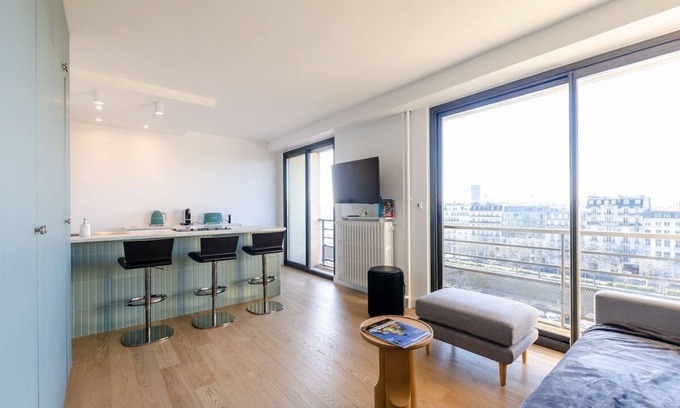 Quartier de la Salpetriere Apartment | Parisian Home | Studio | Bastille - Faubourg St Antoine