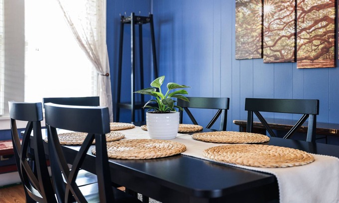 North Charleston House | Park Circle Charm! Walk to Everything!