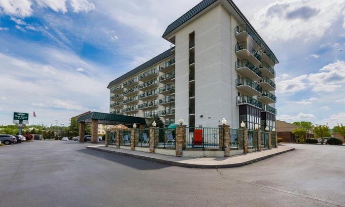 Pigeon Forge Hotel | Park Grove Inn