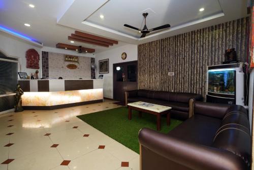 Injambakkam Hotel | Park Inn Beach Resort
