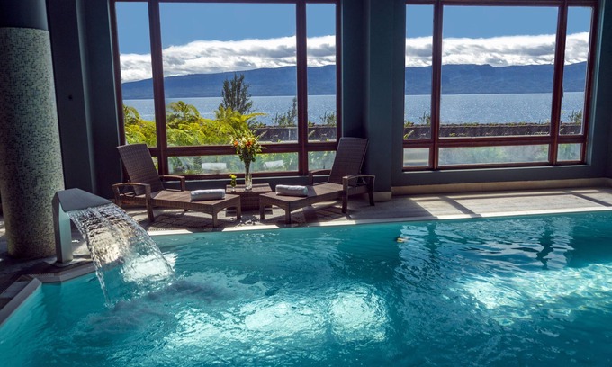 Las Chilcas Hotel | Park Lake Luxury Hotel