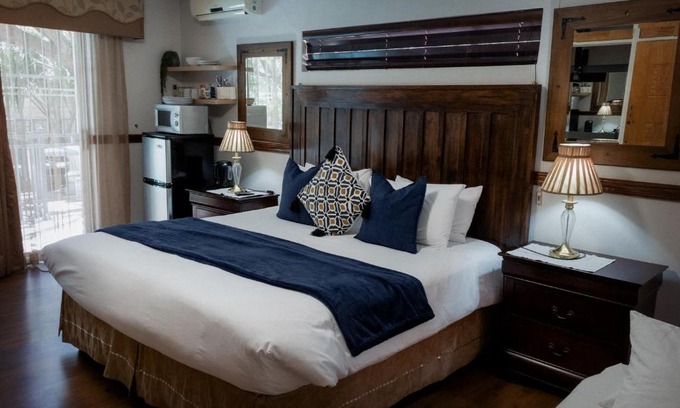 Langenhoven Park House | Park Living Guesthouse