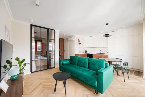 Praga Apartment | Park Praski Superior Apartment by BookingHost