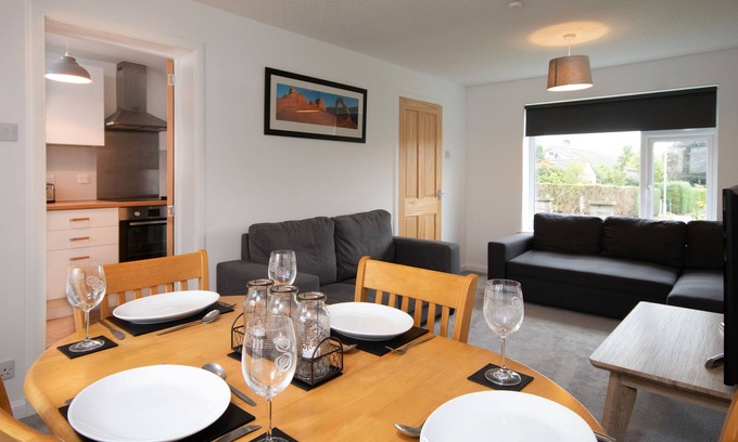 Elgin House | Park View (2 Bedroom House)