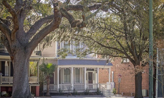 Historic Downtown Savannah Condo | Park View B